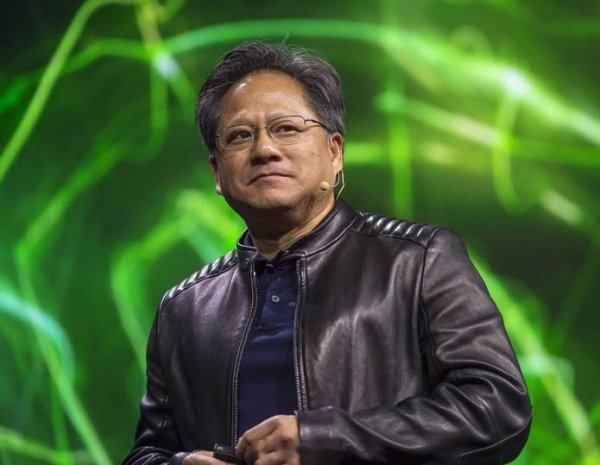 配资炒股免费开户 黄仁勋反驳AI致认知下降论, 称每日使用提升思维能力